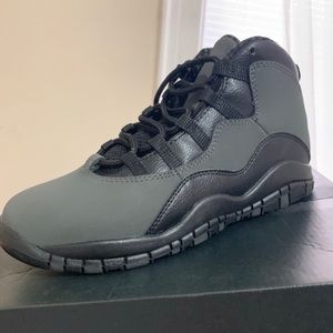 Shadow grey Jordan 10’s. size 3Y